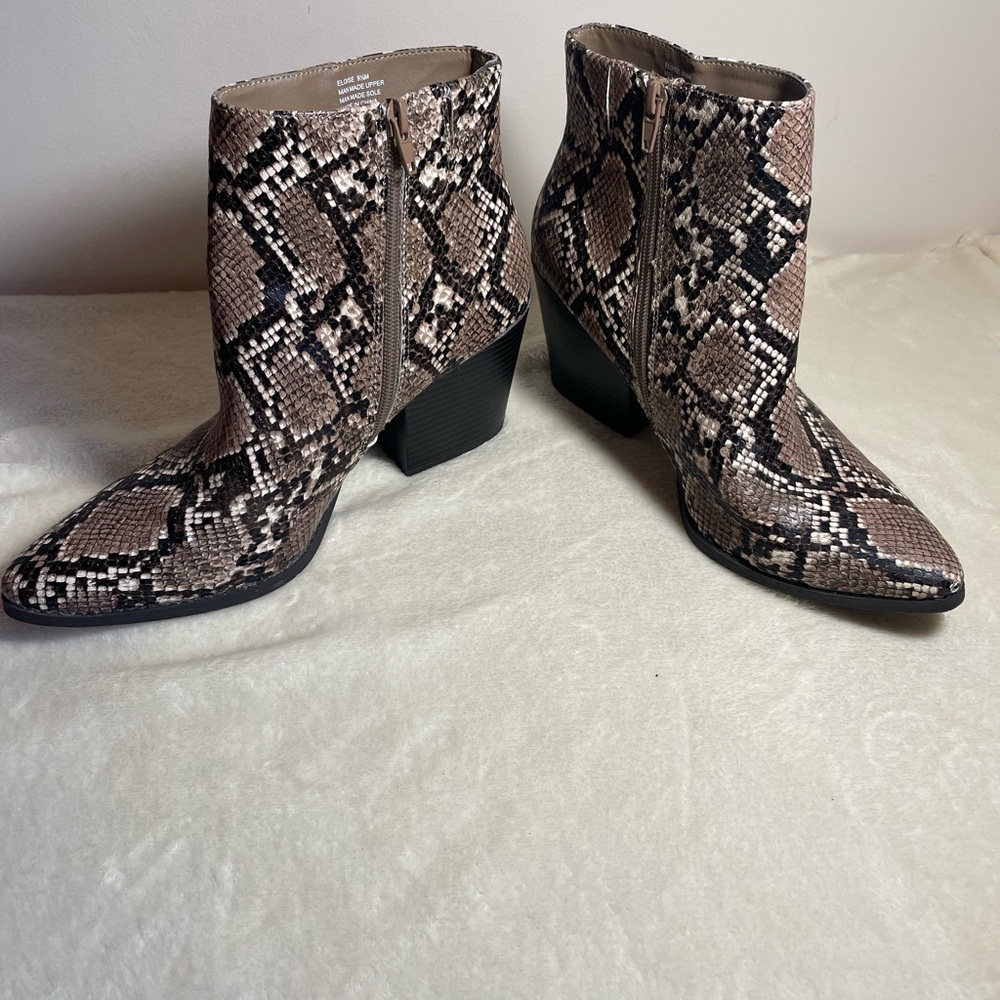 Snake-Print Ankle Boots - Taupe/Brown
